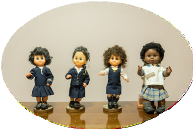 Nuestro Liceo munequitas